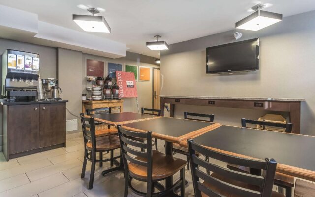 Comfort Inn Toronto City Centre