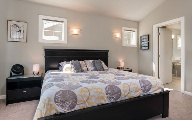 Seattle Vacation Home: The Fields of Dreams