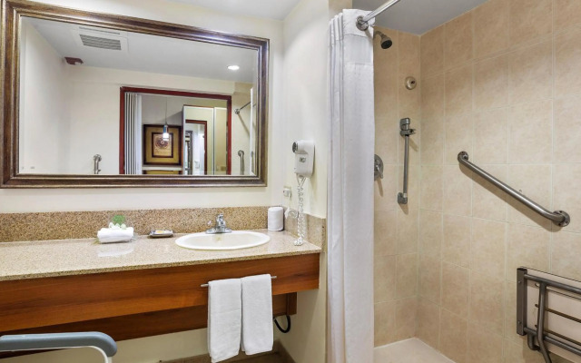 Holiday Inn Panama Canal by IHG