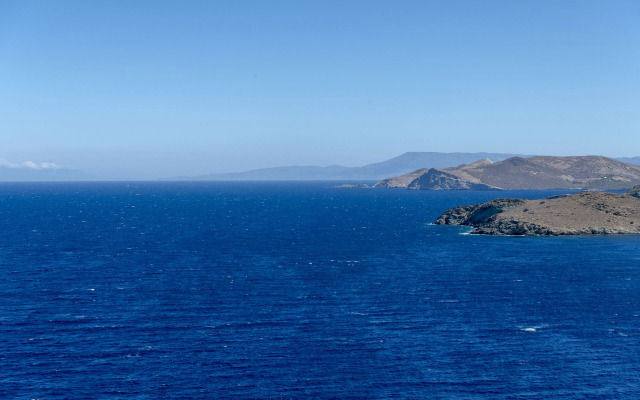 Chrysonisos Suites