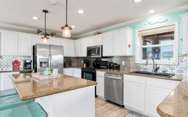 Selah 3 Bedroom Home by RedAwning