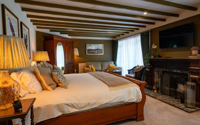 High Corner Inn