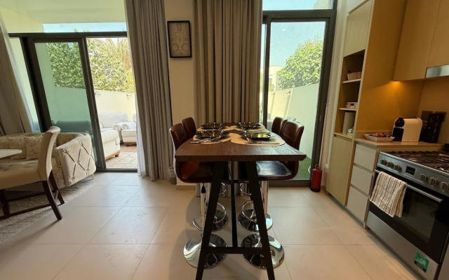 Elegant Stay in Ranches Villa