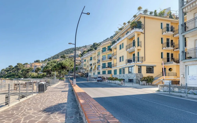 Front Beach Magic Sea - 20m From The Sea