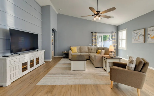 Putting Green & Fenced Yard: Charming Gilbert Home