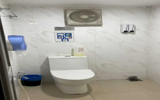 Oyo 91036 J Capsule Hotel Jalan Bukit