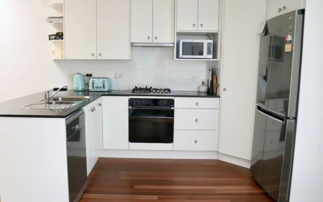 3 Bedroom Home Near Manly Beach