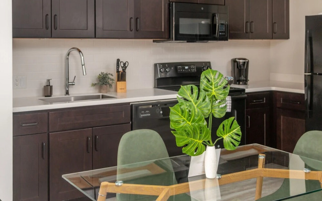FRONTDESK The Blonde Apts Downtown Cincinnati