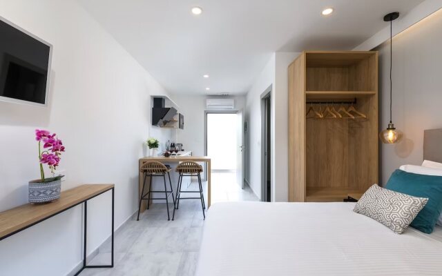 V Luxury Suites