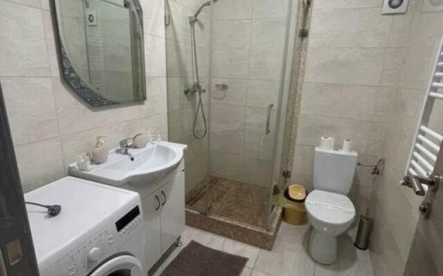 Bizi Apartment Summerland Mamaia Free Sunbeds