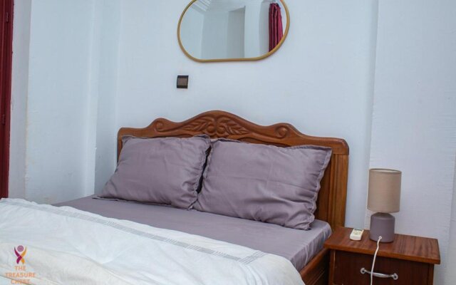 The Treasure Chest Two Bedroom Apartment at Patte D'oie