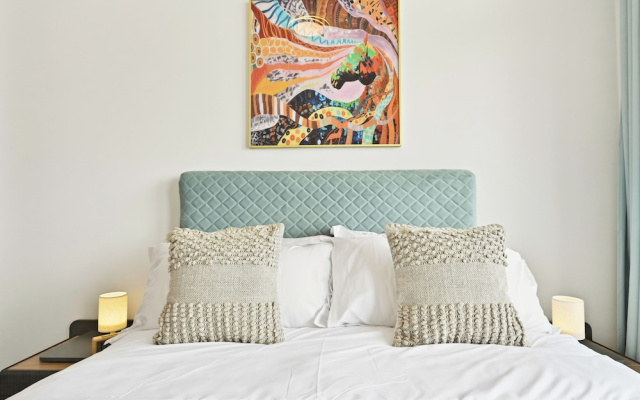 Bloomfields Modern 1BR in Azizi Vista