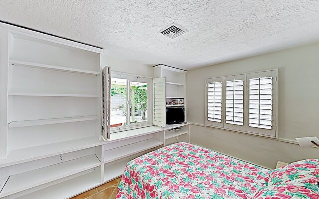 New Listing! Movie Colony Oasis W/ Pool & Spa 3 Bedroom Home