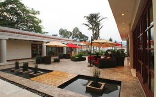 Plaza Hotel and Suites