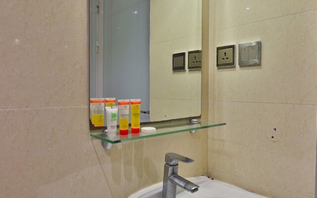OYO 240 Roshan Gulf Hotel Suites