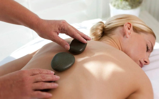 Naples Beach Club, A Four Seasons Resort