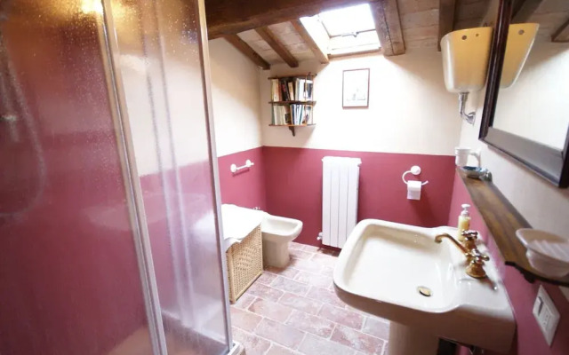 Belvilla by OYO Spacious Villa in Treia With Pool