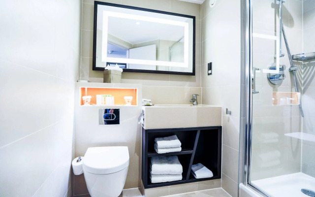 DoubleTree by Hilton London - Ealing Hotel