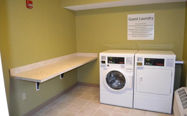 Holiday Inn Express & Suites Merrimack
