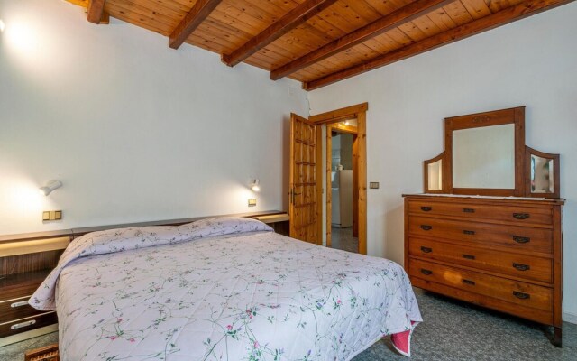 Stunning Home in Loco di Rovegno With Wifi and 2 Bedrooms