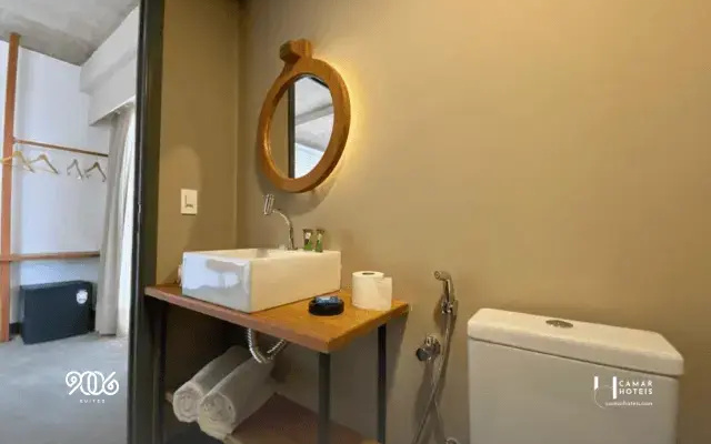9006 Suites
