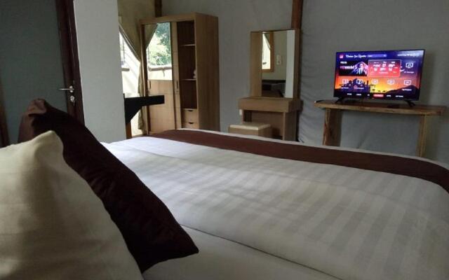 Maribaya Glamping Tent