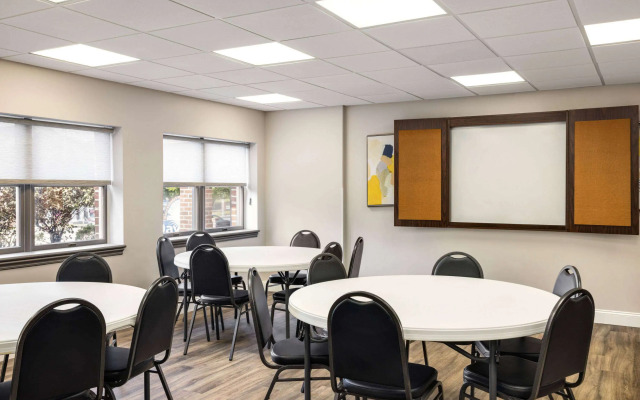 Days Inn by Wyndham Hershey