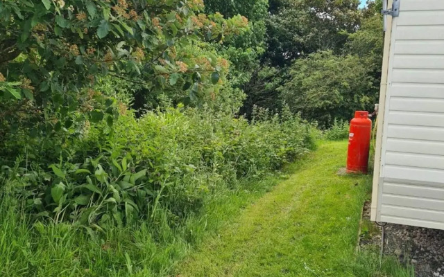 2 Bed Lodge - Sleeps 5 - Parking - Pets - Wifi