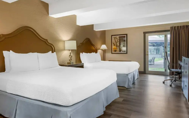 Fairway Inn and Suites, an Ascend Collection Hotel