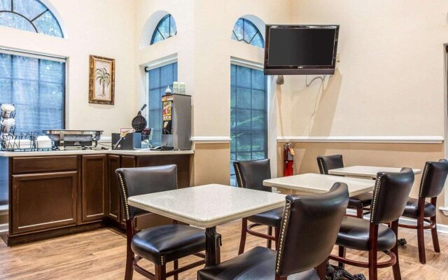 Econo Lodge Inn & Suites Cayce I-26 Airport