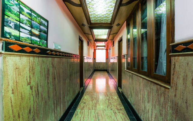 OYO Flagship 24364 Shiv Shanthi Grand