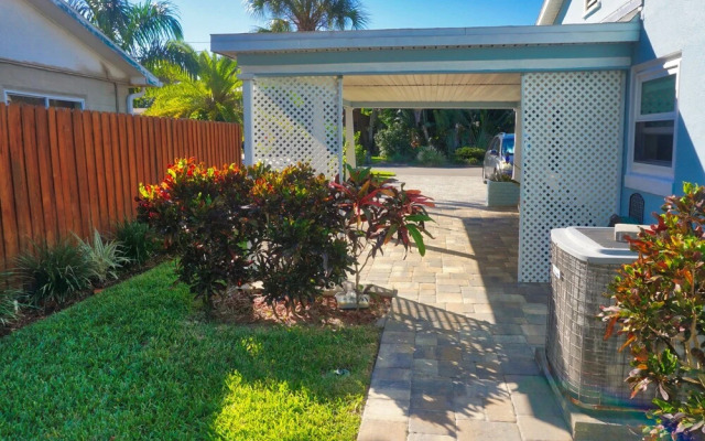 St Pete Beach, Backyard Sanctuary 154