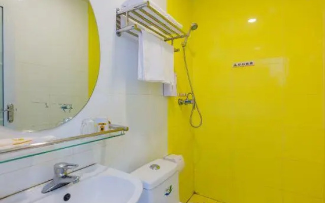 Super 8 Hotel (Beijing Yongding Road)