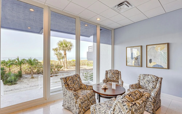 Oceanfront Marco Island Escape w/ Beach Access!