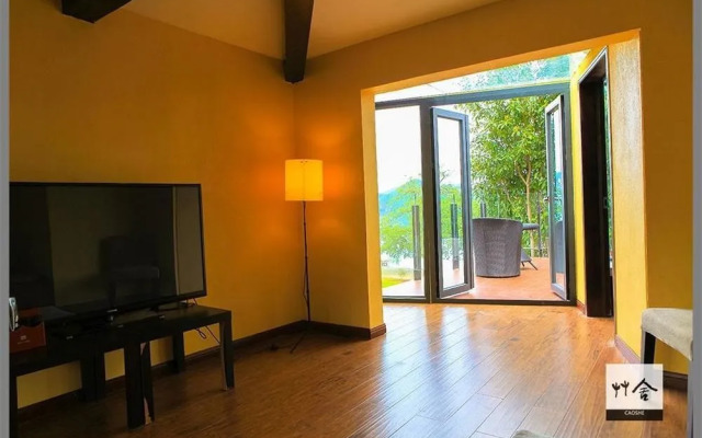 Lugu Lake Caoshe Vacation Inn