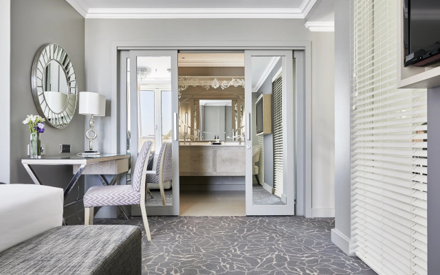 Queen Victoria Hotel