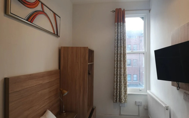 OYO Greenleafe Hotel