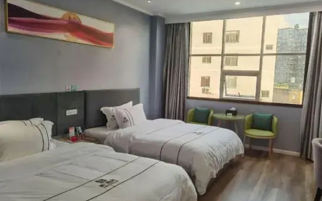 Pai Hotel (Lichuan Shopp Plaza)