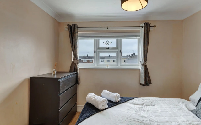 Impeccable 3-bed House in Basildon