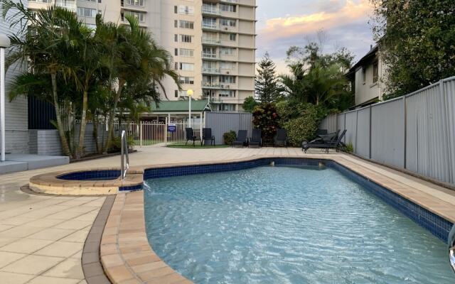 Burleigh Gardens North Hi-Rise