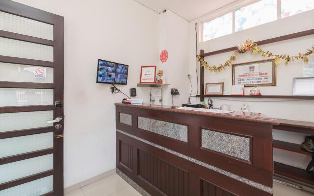 RedDoorz near Jembatan Siti Nurbaya Padang