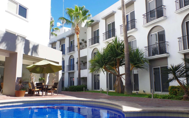 Seven Crown Express & Suites by Kavia