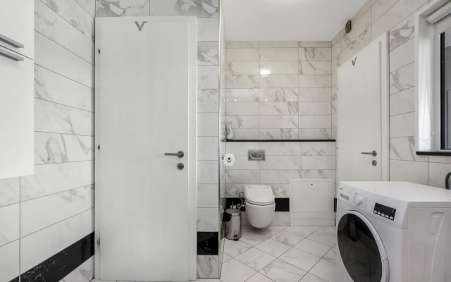 Contemporary apartment with rooftop terrace in Maribor