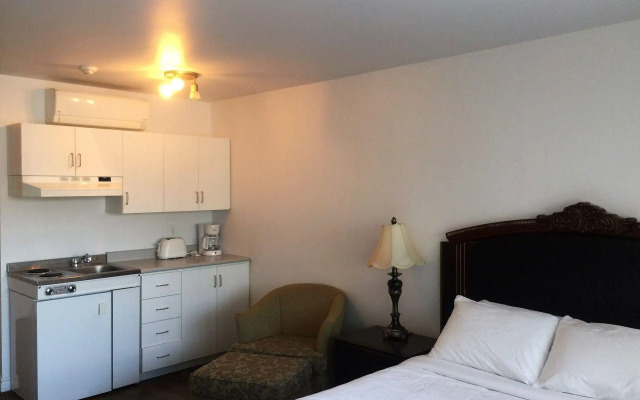 Duvernay Studios and Suites