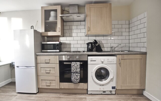 Short Stay Bristol - Church Apartment