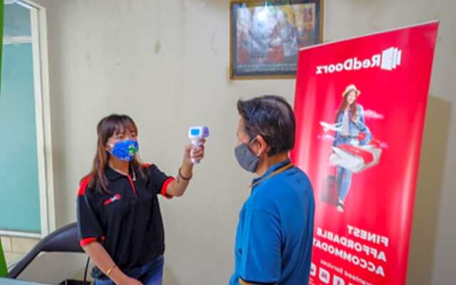 RedDoorz near Ahmad Yani Monument Park Kudus