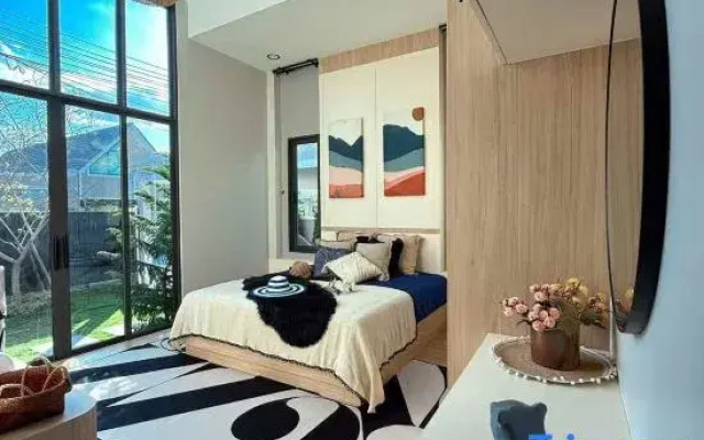 Single-family three-bedroom swimming pool villa