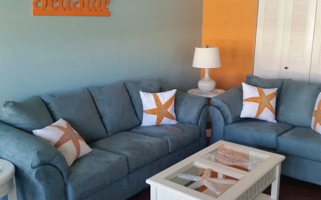 NW302 East Marina Court, Unit B2