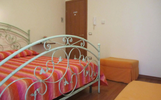 Hostel H24