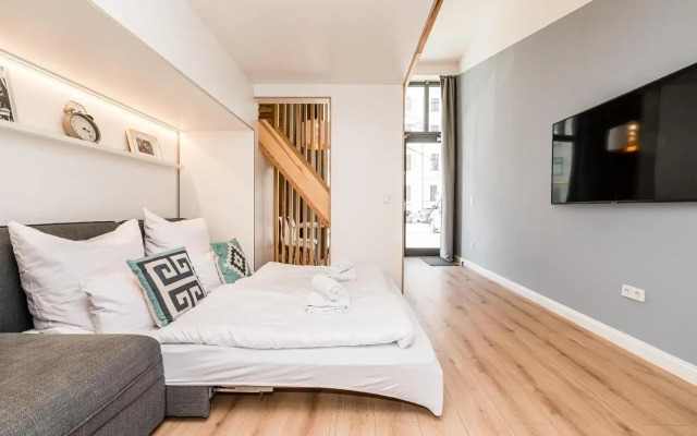 Stylish New Cube Loft by Berlin-Wall-Apartments